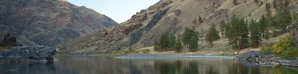 Snake River view in Hells Canyon