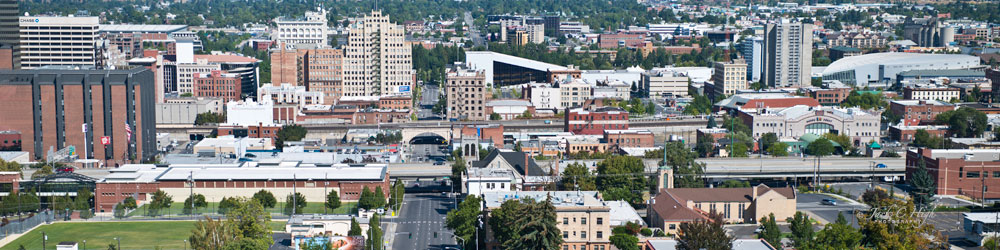 View of the beautiful Spokane skyline from the Cliff Drive viewpoint.