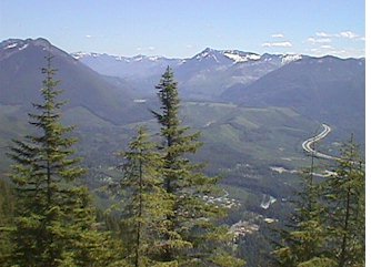 View from the trail on Mount Si = siviewse.jpg (22958 bytes)