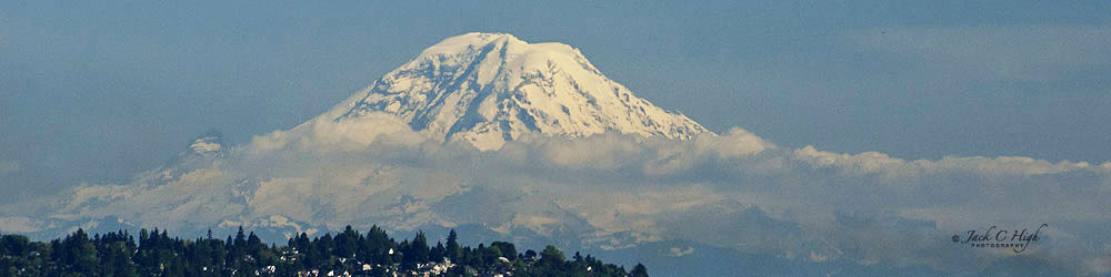 Iconic Mount Rainier.
